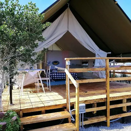 مزرعة للإقامة Glamping Erbe Matte SantʼAntìoco