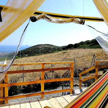 مزرعة للإقامة Glamping Erbe Matte SantʼAntìoco